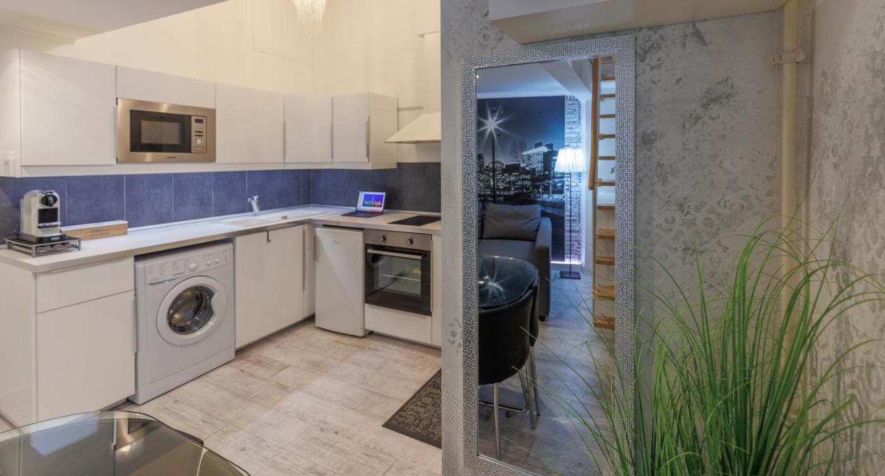 Sleek Minimalist Studio At Inner City บูดาเปสต์ ภายนอก รูปภาพ