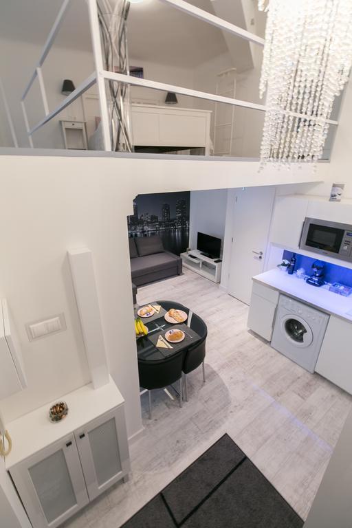 Sleek Minimalist Studio At Inner City บูดาเปสต์ ภายนอก รูปภาพ